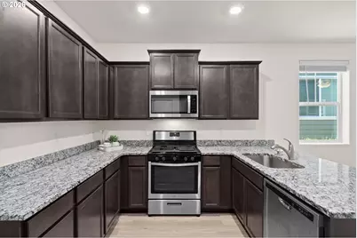 28 NE 134th Pl, Portland, OR 97230 - Photo 13