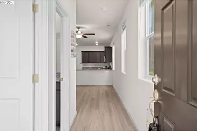 28 NE 134th Pl, Portland, OR 97230 - Photo 5