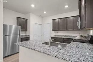 28 NE 134th Pl, Portland, OR 97230 - Photo 11