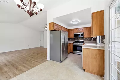 405 SE 21st St, Troutdale, OR 97060 - Photo 7