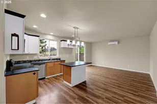 1725 Allea Dr, Eugene, OR 97404 - Photo 9