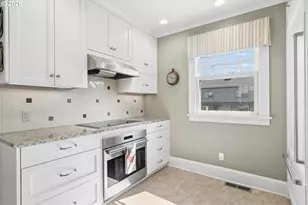 905 SE 71st Ave, Portland, OR 97215 - Photo 17