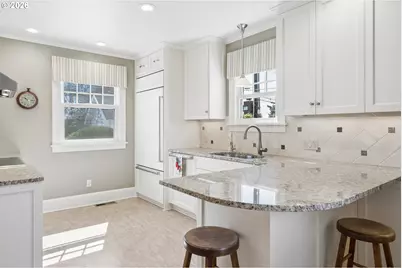 905 SE 71st Ave, Portland, OR 97215 - Photo 15