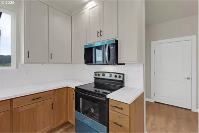 845 Forest Heights St, Sutherlin, OR 97479 - Photo 9