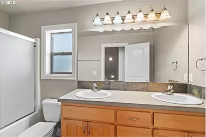 2721 La Darrah St, Eugene, OR 97404 - Photo 29