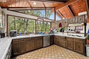 701 Crest Ln, Canyonville, OR 97417 - Photo 9