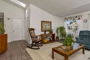 869 E 9th Ct, Lafayette, OR 97127 - Photo 5