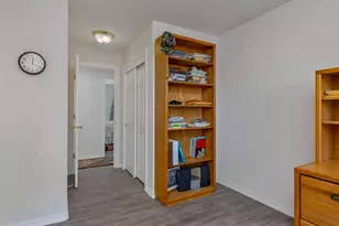 869 E 9th Ct, Lafayette, OR 97127 - Photo 19