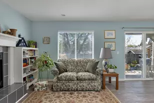 869 E 9th Ct, Lafayette, OR 97127 - Photo 9