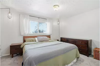 823 SE Polaris Ct, Bend, OR 97702 - Photo 15