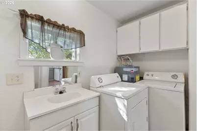909 Johnson St, Oregon City, OR 97045 - Photo 17