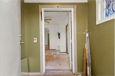 909 Johnson St, Oregon City, OR 97045 - Photo 5