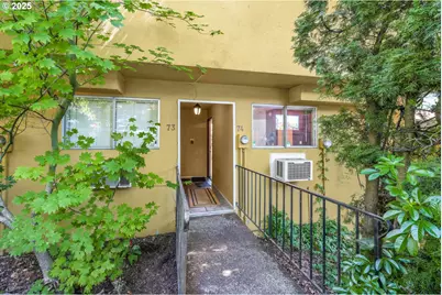 839 SW Broadway Dr #74, Portland, OR 97201 - Photo 1