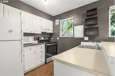 839 SW Broadway Dr #74, Portland, OR 97201 - Photo 11