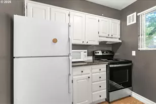 839 SW Broadway Dr, Portland, OR 97201 - Photo 13