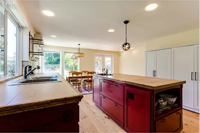 393 Sunshine Acres Dr, Eugene, OR 97401 - Photo 17