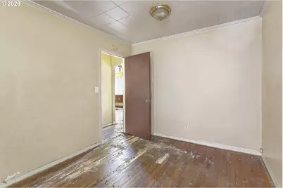 915 NE 4th St, Gresham, OR 97030 - Photo 5