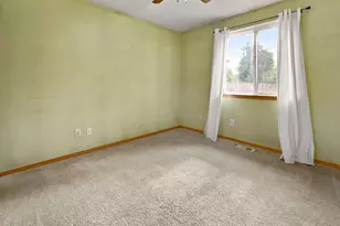 2080 SE Currin Ln, Hillsboro, OR 97123 - Photo 17