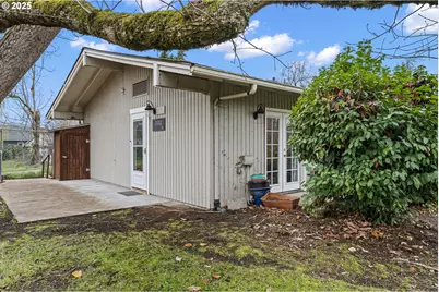 2132 W 14th Ct, Eugene, OR 97402 - Photo 25