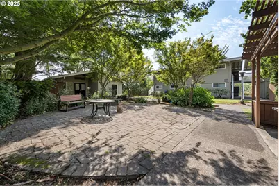 2132 W 14th Ct, Eugene, OR 97402 - Photo 45