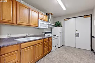 2132 W 14th Ct, Eugene, OR 97402 - Photo 43