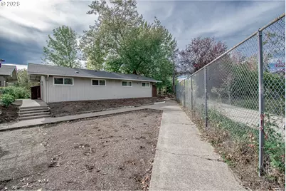 2132 W 14th Ct, Eugene, OR 97402 - Photo 37