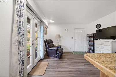 2132 W 14th Ct, Eugene, OR 97402 - Photo 11