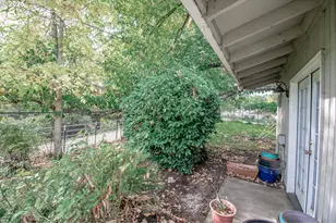 2132 W 14th Ct, Eugene, OR 97402 - Photo 31