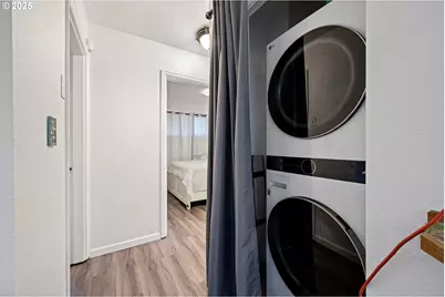 2132 W 14th Ct, Eugene, OR 97402 - Photo 15