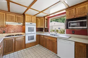 8820 North Fork Siuslaw Rd, Florence, OR 97439 - Photo 11