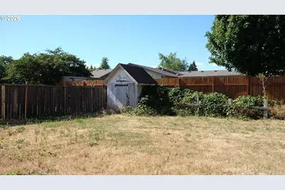 804 W N St, Springfield, OR 97477 - Photo 15