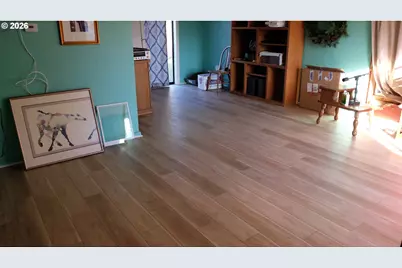 804 W N St, Springfield, OR 97477 - Photo 9