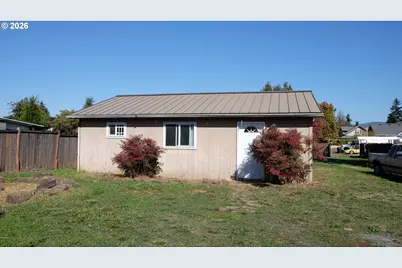 804 W N St, Springfield, OR 97477 - Photo 3