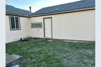 804 W N St, Springfield, OR 97477 - Photo 5