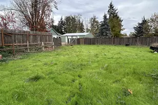804 W N St, Springfield, OR 97477 - Photo 5