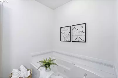 9500 SW Washington Dr, Portland, OR 97223 - Photo 29