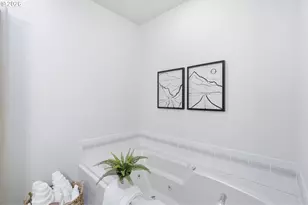 9500 SW Washington Dr, Portland, OR 97223 - Photo 29