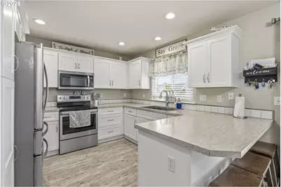 1826 Island Dr, Longview, WA 98632 - Photo 9