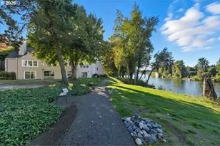 8445 SW Curry Dr, Wilsonville, OR 97070 - Photo 41