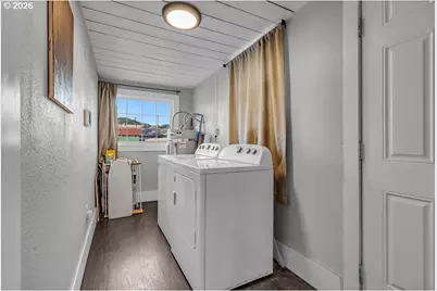 519 W Main St, Sheridan, OR 97378 - Photo 21