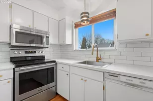 14812 NE Rose Pkwy, Portland, OR 97230 - Photo 11