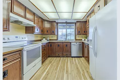 689 68th Pl, Springfield, OR 97478 - Photo 17