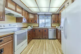 689 68th Pl, Springfield, OR 97478 - Photo 17