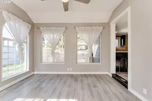 310 19th St, Springfield, OR 97477 - Photo 5