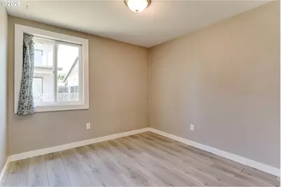 310 19th St, Springfield, OR 97477 - Photo 17
