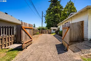 1810 NE 155th Ave, Portland, OR 97230 - Photo 7