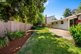 1810 NE 155th Ave, Portland, OR 97230 - Photo 13