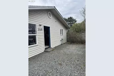 316 N Highway 101, Rockaway Beach, OR 97136 - Photo 9