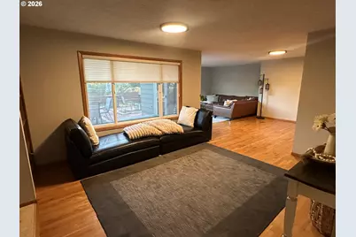 1324 Pacific Ave, Forest Grove, OR 97116 - Photo 3