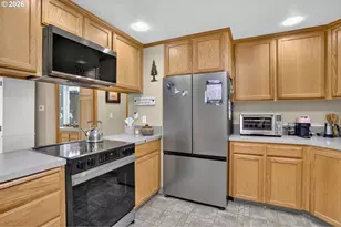 2247 Oregon Ct, Woodburn, OR 97071 - Photo 5